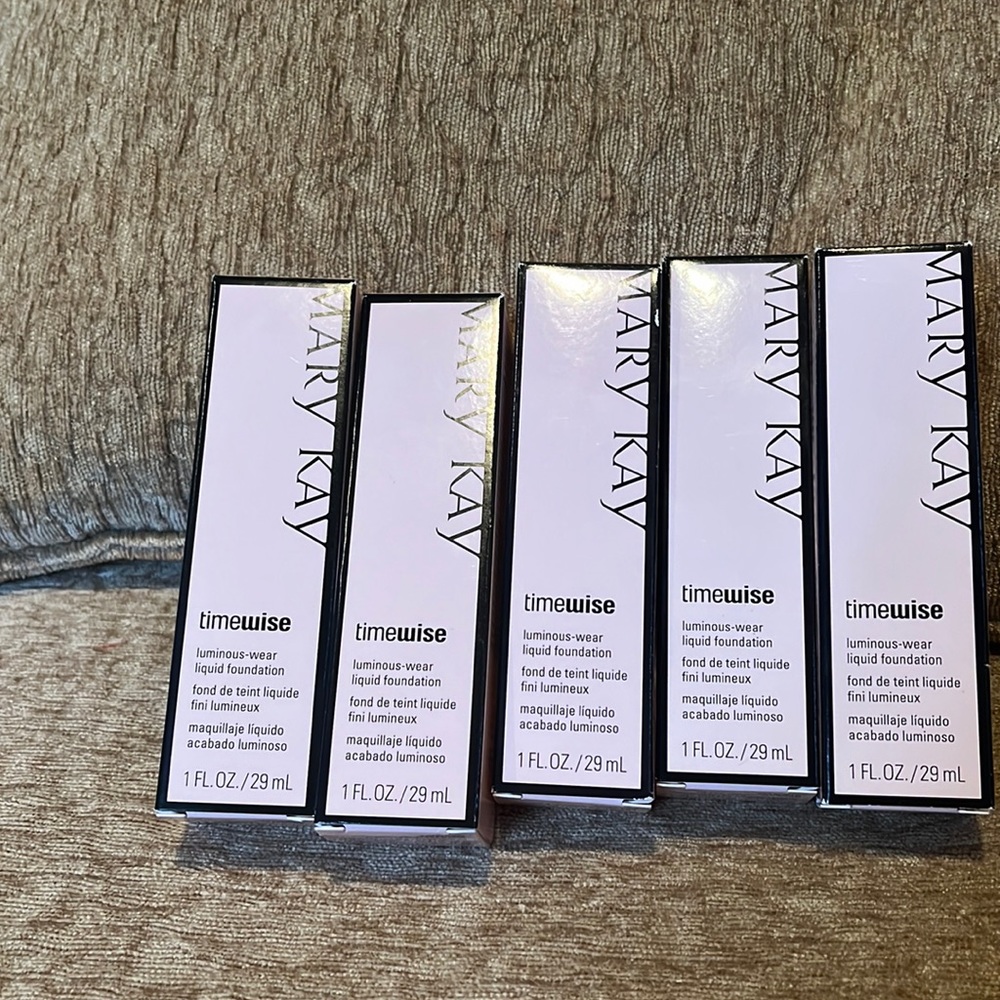 Mary Kay Timewise luminous liquid foundation; Bronze 1, 2, 3, 5, bronze 8.